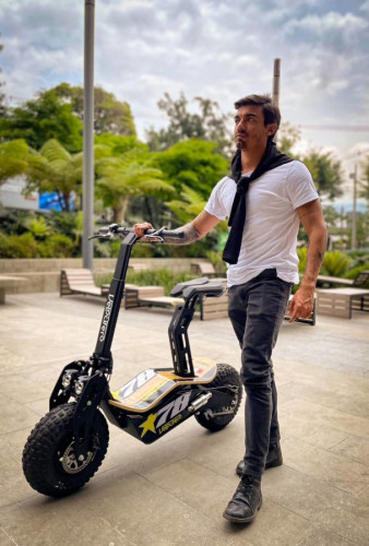 Электросамокат VeloCifero MAD 2000W в Воронеже